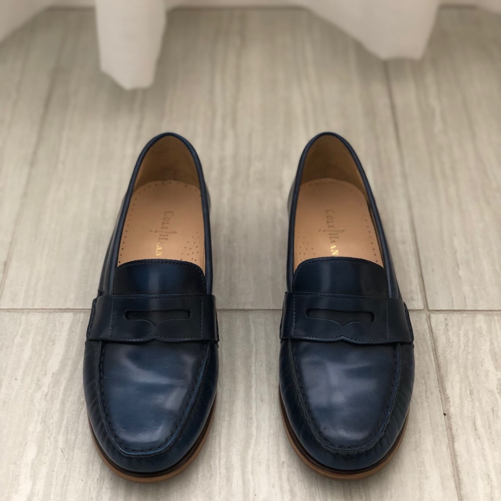 Blue leather women’s loafers/ driving shoes